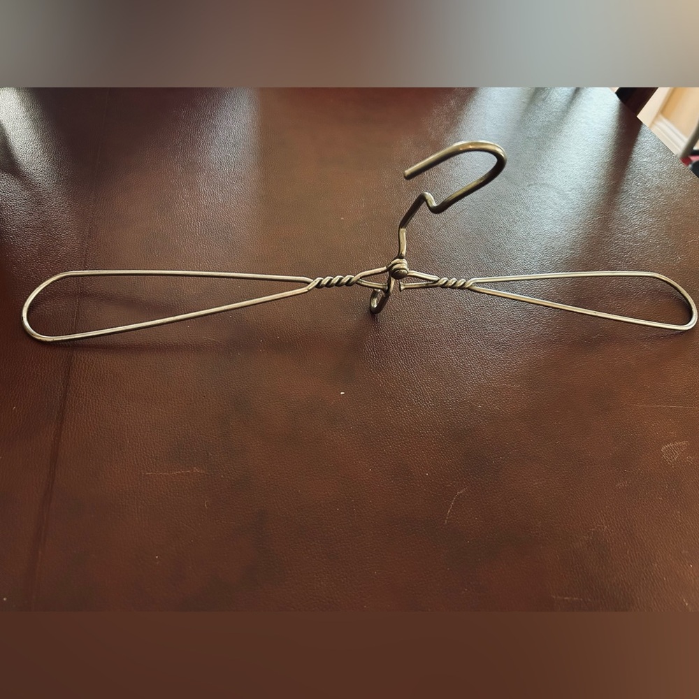2 Vintage metal foldable clothes hangers. - Picture 2 of 8